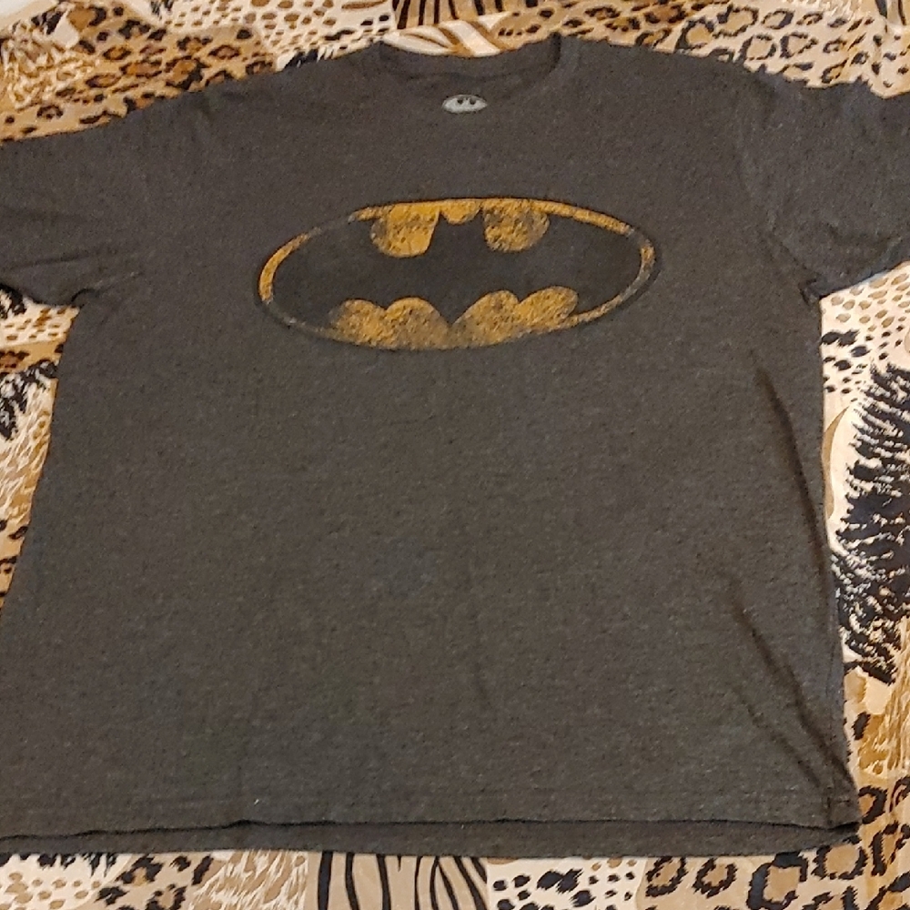 Batman T-Shirt in Charcoal with Gold/Yellow Logo Sz XXL